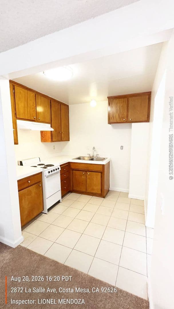 Costa Mesa Apartment: 2872 La Salle Ave.