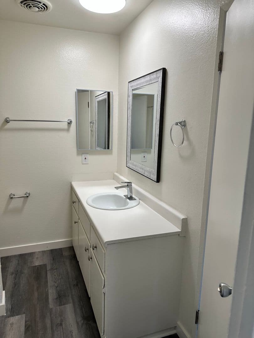 Anaheim Apartment: 1742 W. Lincoln Ave. Unit C1