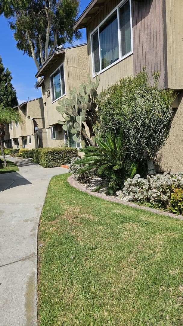 Westminster Apartment: 14300 Chestnut St.