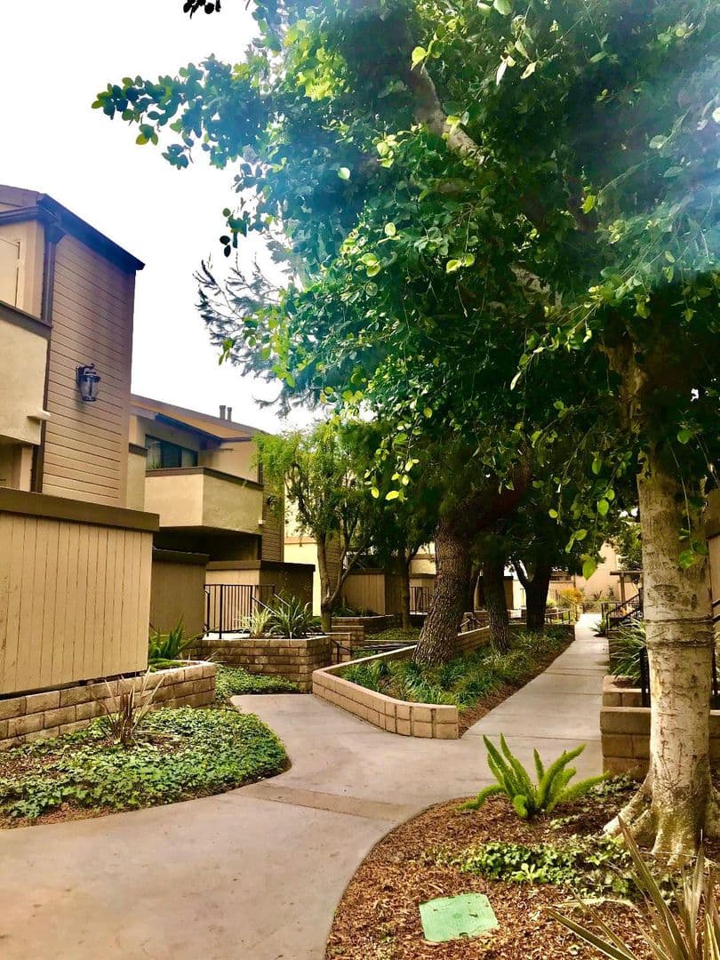 Buena Park Apartment: 7500 Crescent Avenue