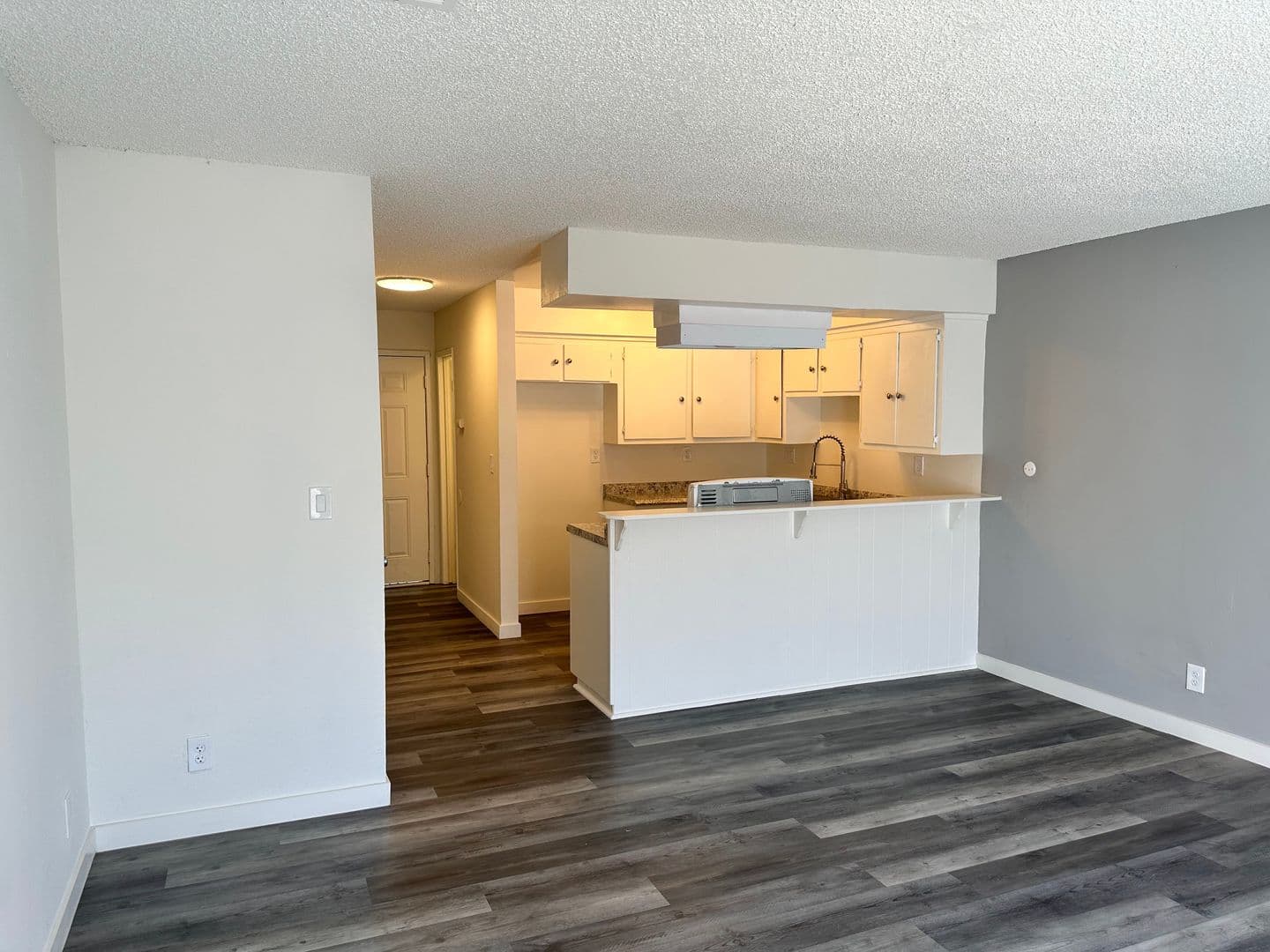 Anaheim Apartment: 1742 W. Lincoln Ave. Unit C1