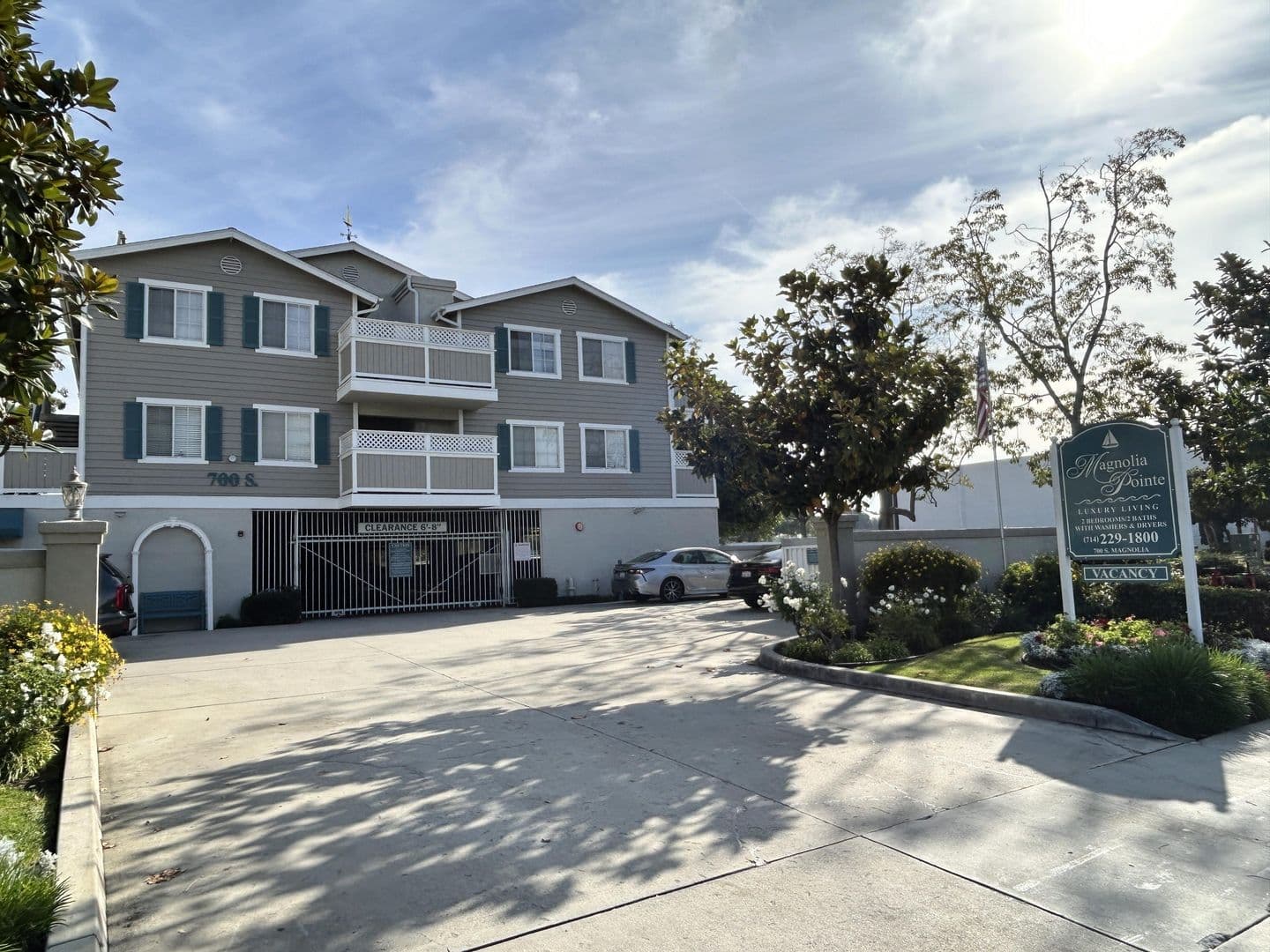 Anaheim Apartment: 700 S. Magnolia Ave.