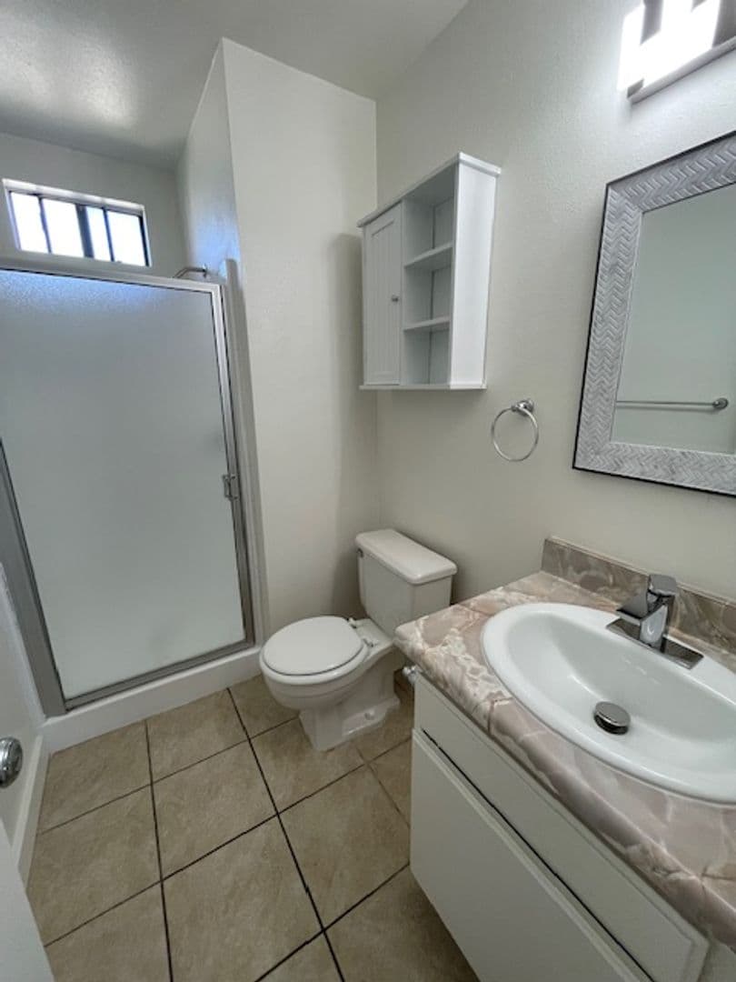 Long Beach Apartment: 1015 E. 5th St.