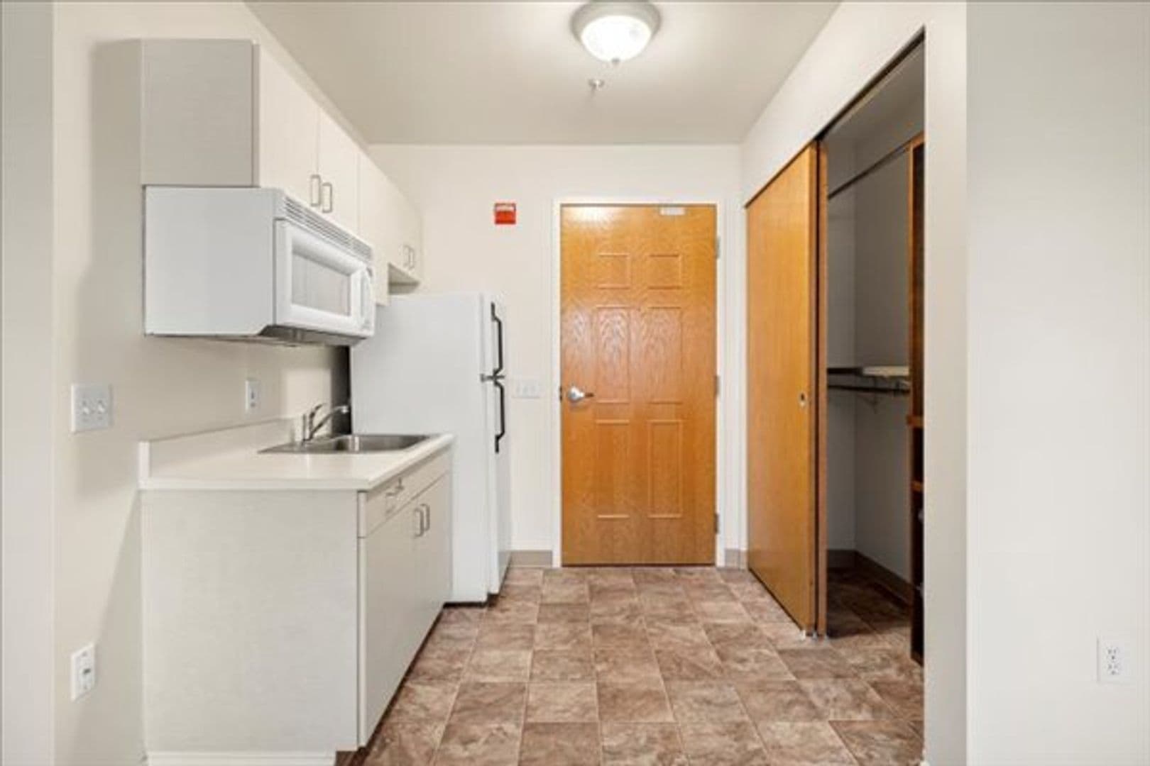Tacoma Apartment: 1609 S. Union Ave