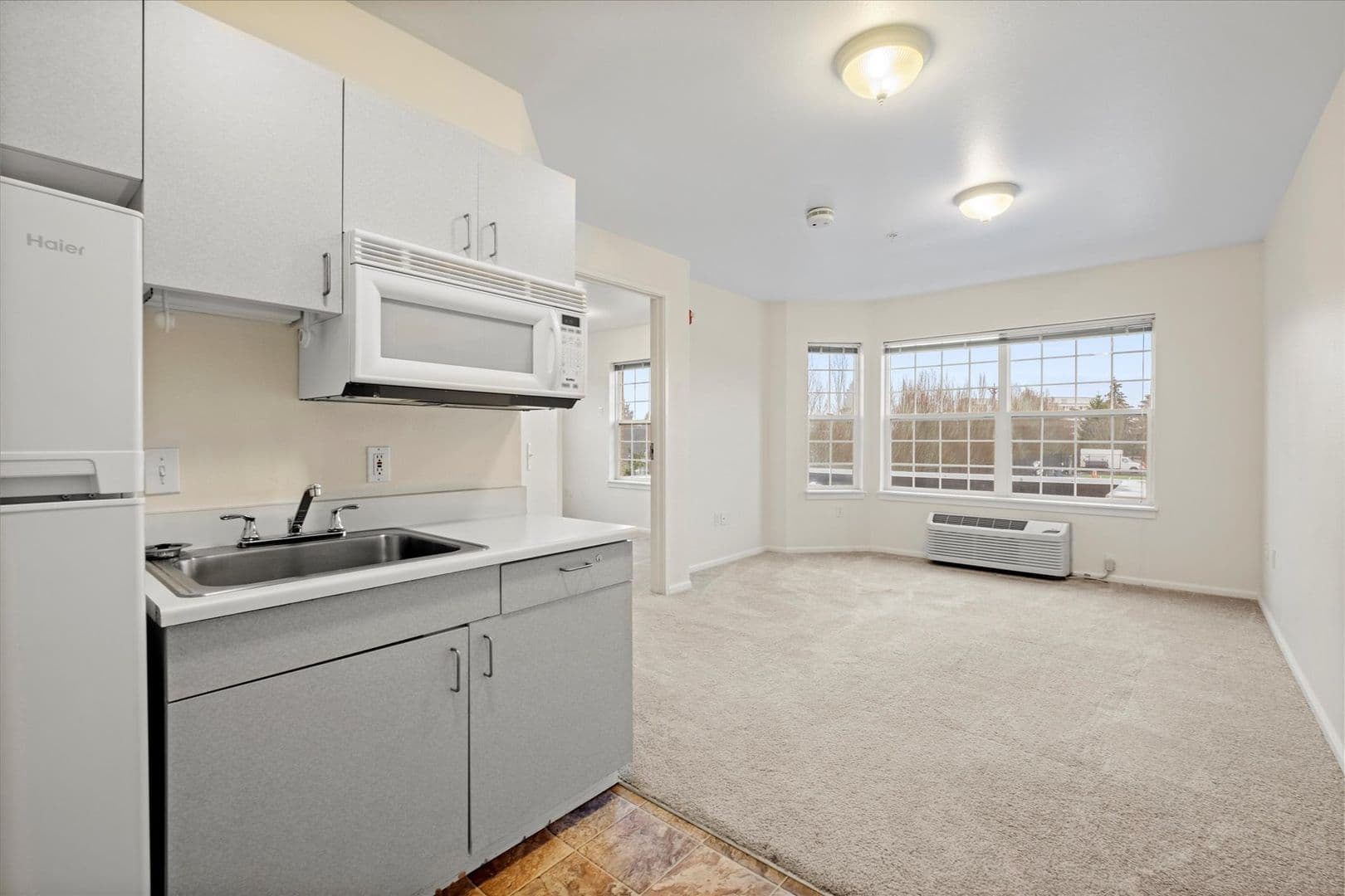 Tacoma Apartment: 1609 S. Union Ave