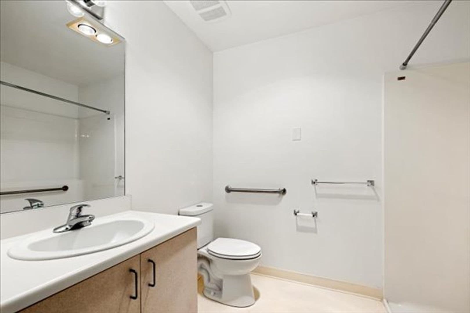 Tacoma Apartment: 1609 S. Union Ave