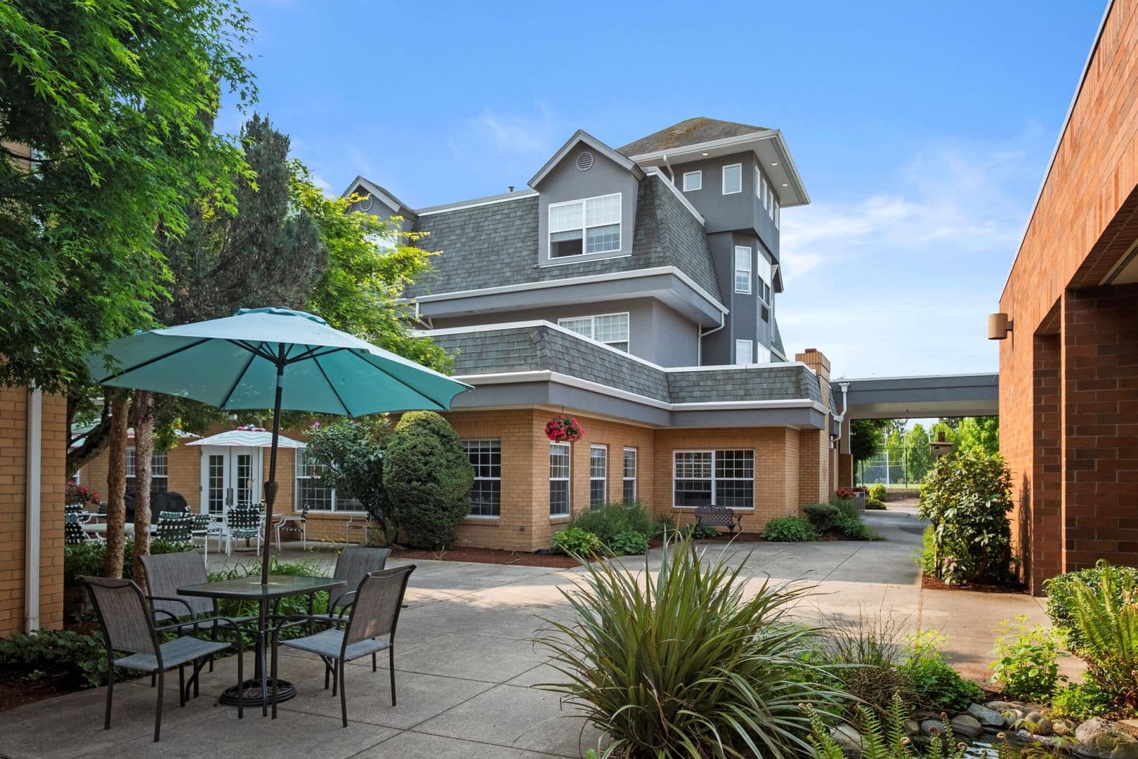 Tacoma Apartment: 1609 S. Union Ave