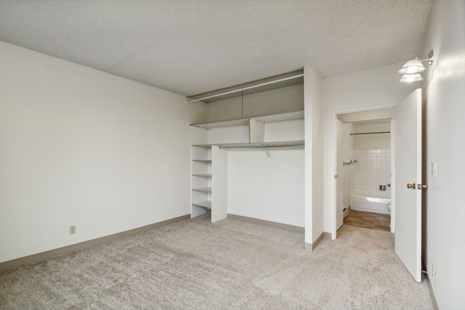 Tacoma Apartment: 1601 S. Union Ave