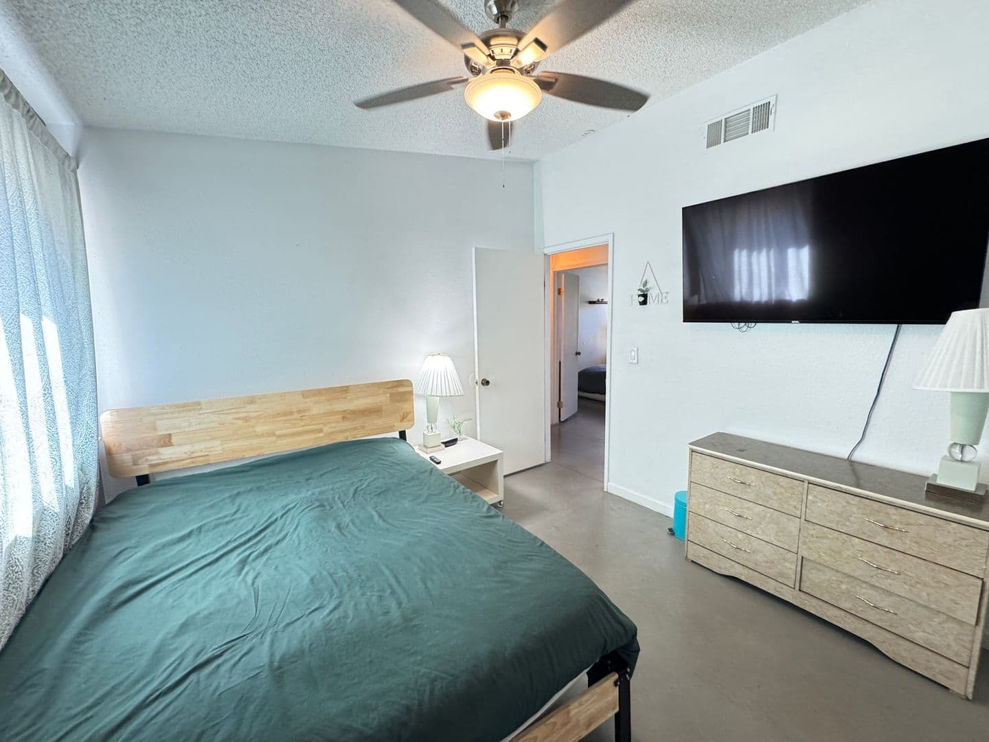 Las Vegas House: 7267 Sixshooter Dr