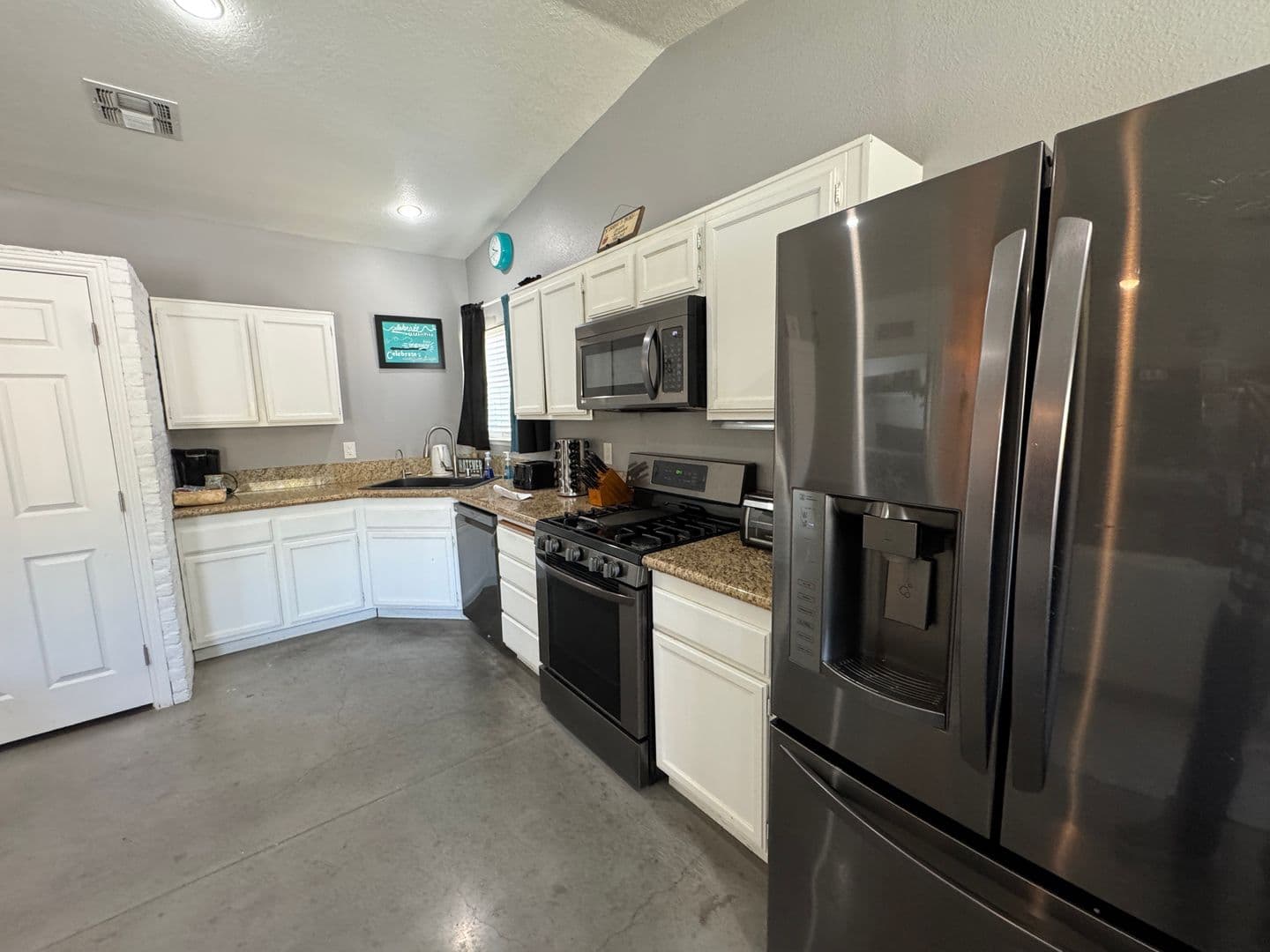 Las Vegas House: 7267 Sixshooter Dr