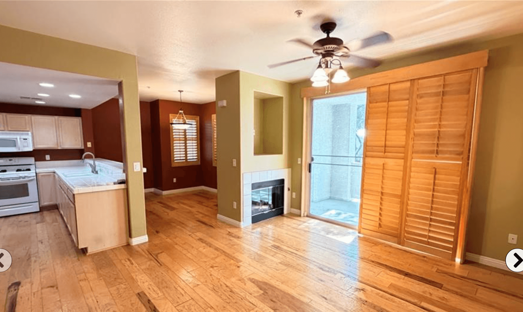 Henderson Condo: 2325 Windmill Pkwy #1613