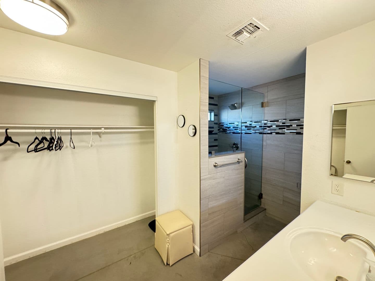 Las Vegas House: 7267 Sixshooter Dr