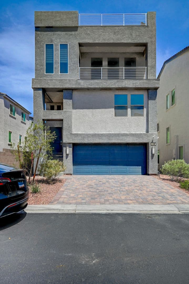 Las Vegas House: 7760 Misty Oaks Ave