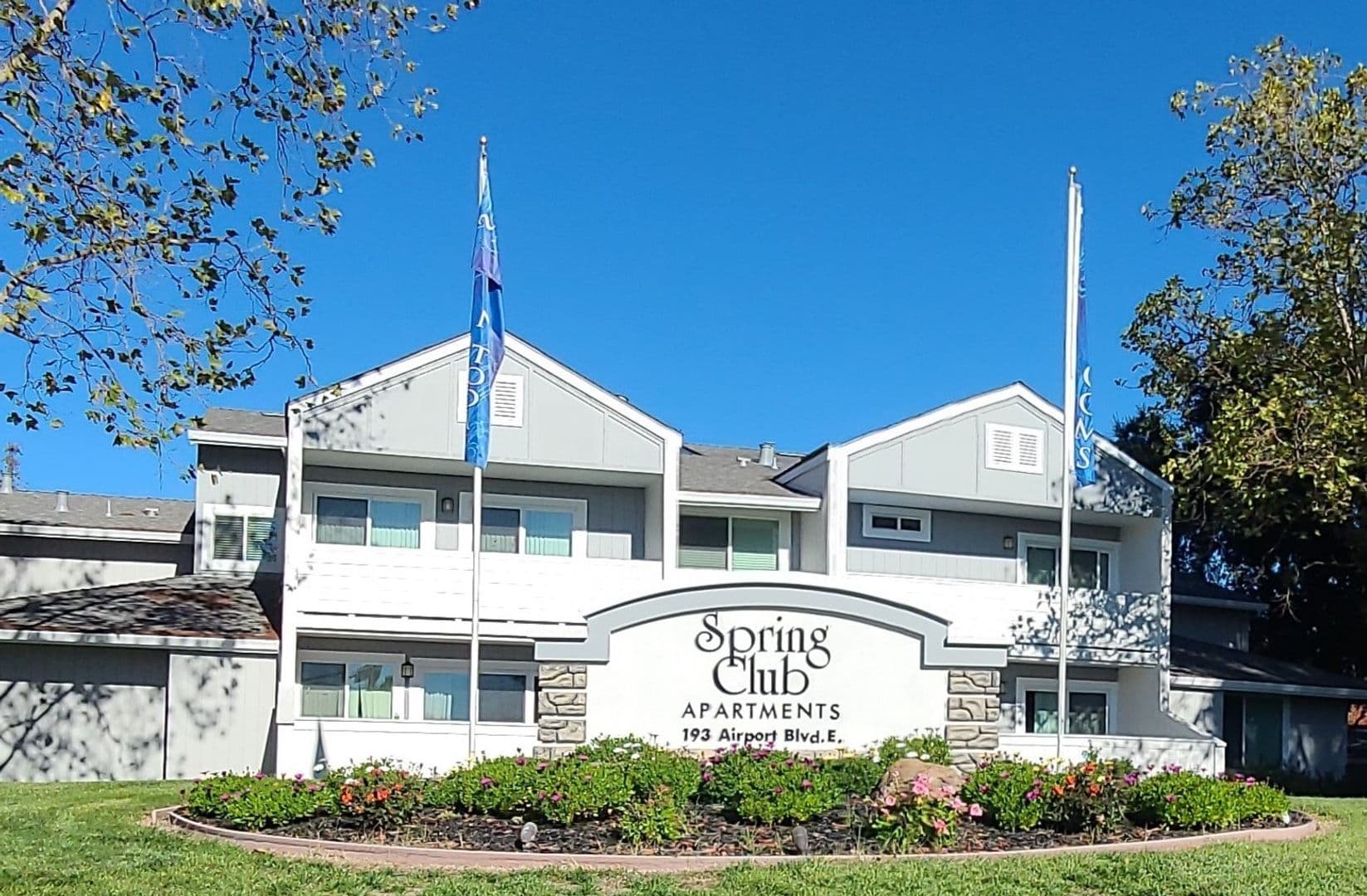 Santa Rosa Apartment: 193 Airport Blvd East
