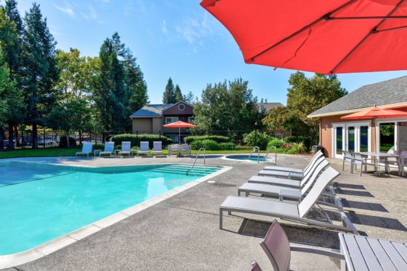 Santa Rosa Apartment: 193 Airport Blvd East