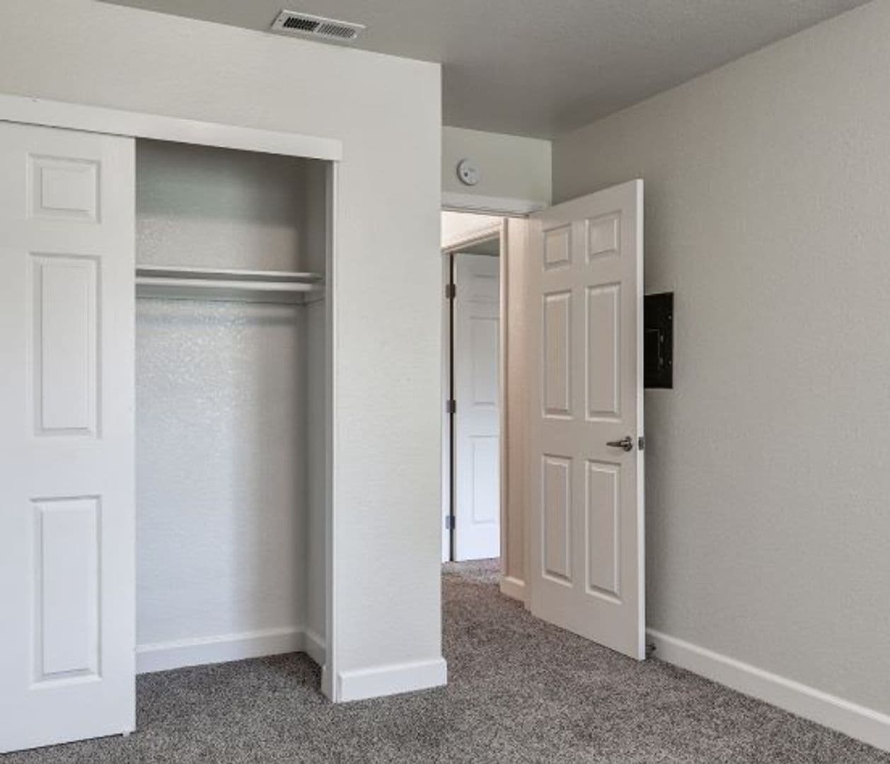 Santa Rosa Apartment: 193 Airport Blvd East