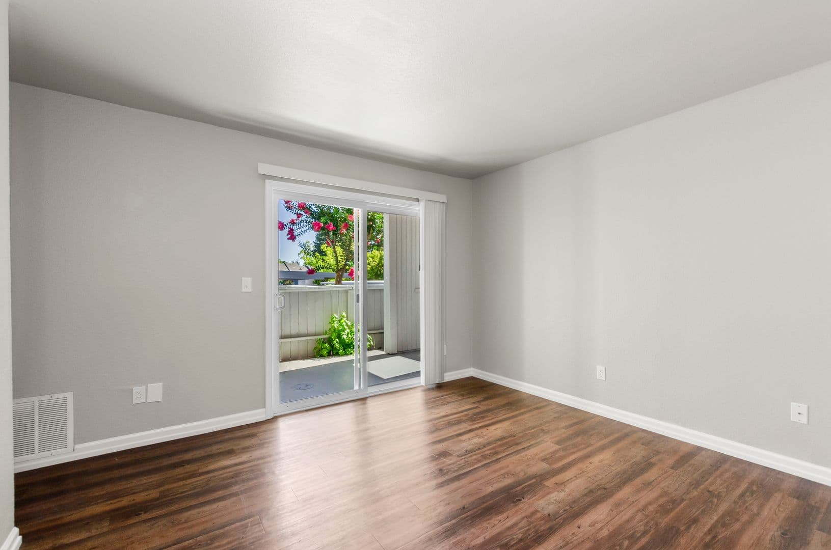 Citrus Heights Apartment: 12633 Fair Oaks Blvd