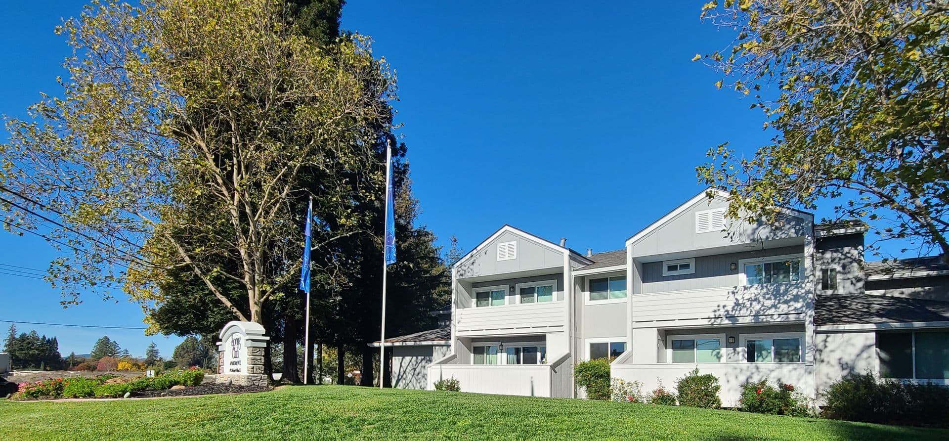 Santa Rosa Apartment: 193 Airport Blvd East