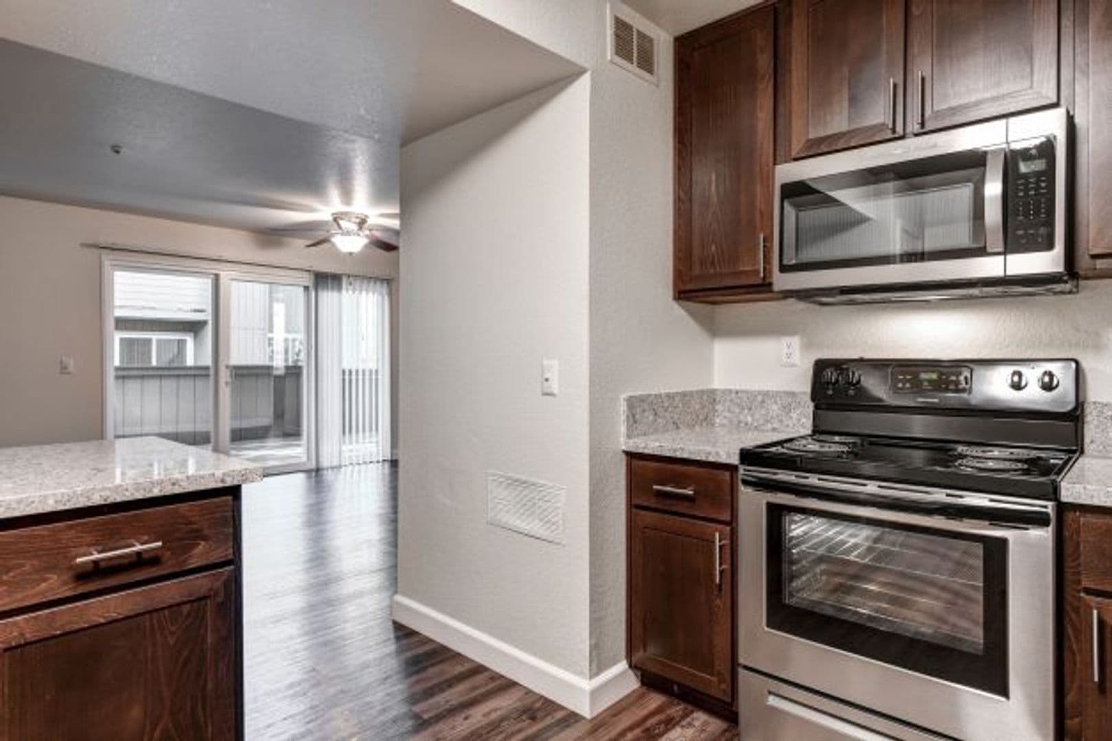 Santa Rosa Apartment: 193 Airport Blvd East