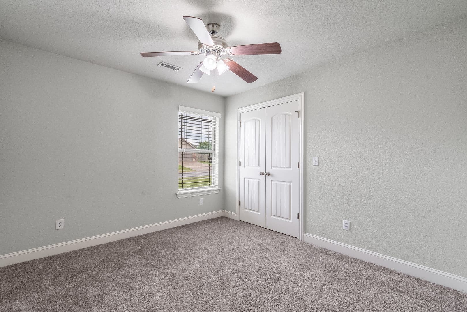 Pea Ridge House: 457 Harper Drive