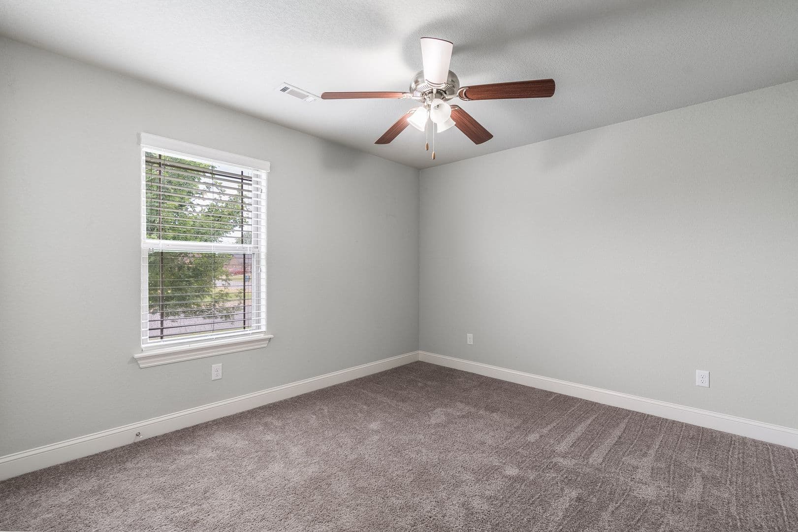 Pea Ridge House: 457 Harper Drive