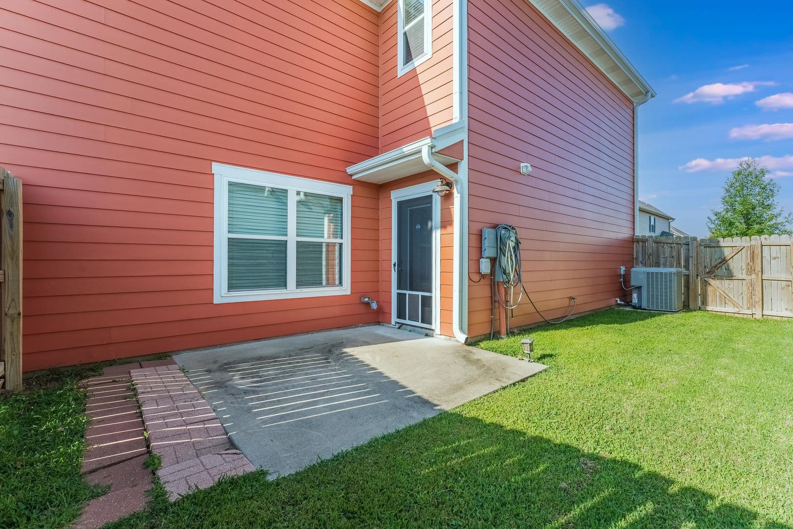 Bentonville House: 3814 SW Peachwood Drive