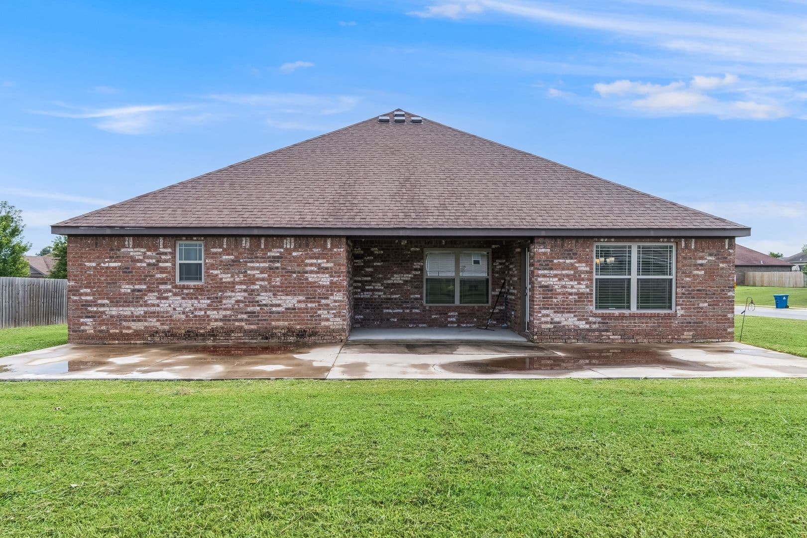 Pea Ridge House: 457 Harper Drive