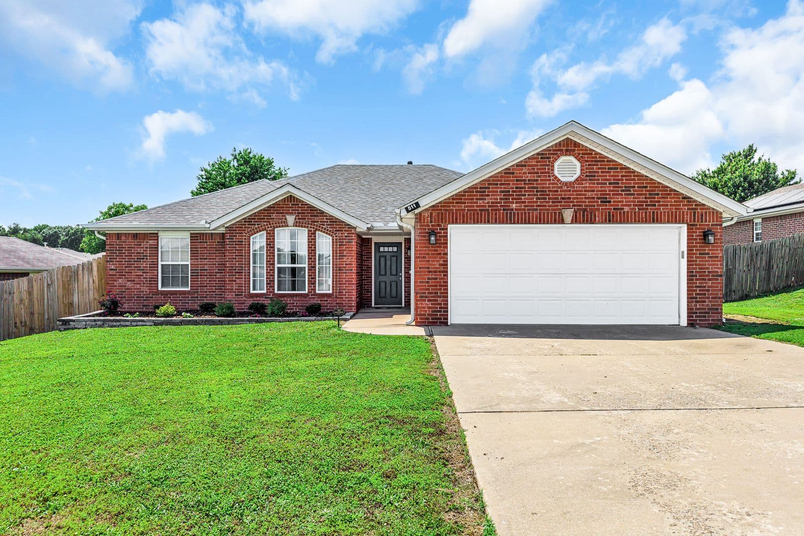 Centerton House: 511 Dewberry Lane