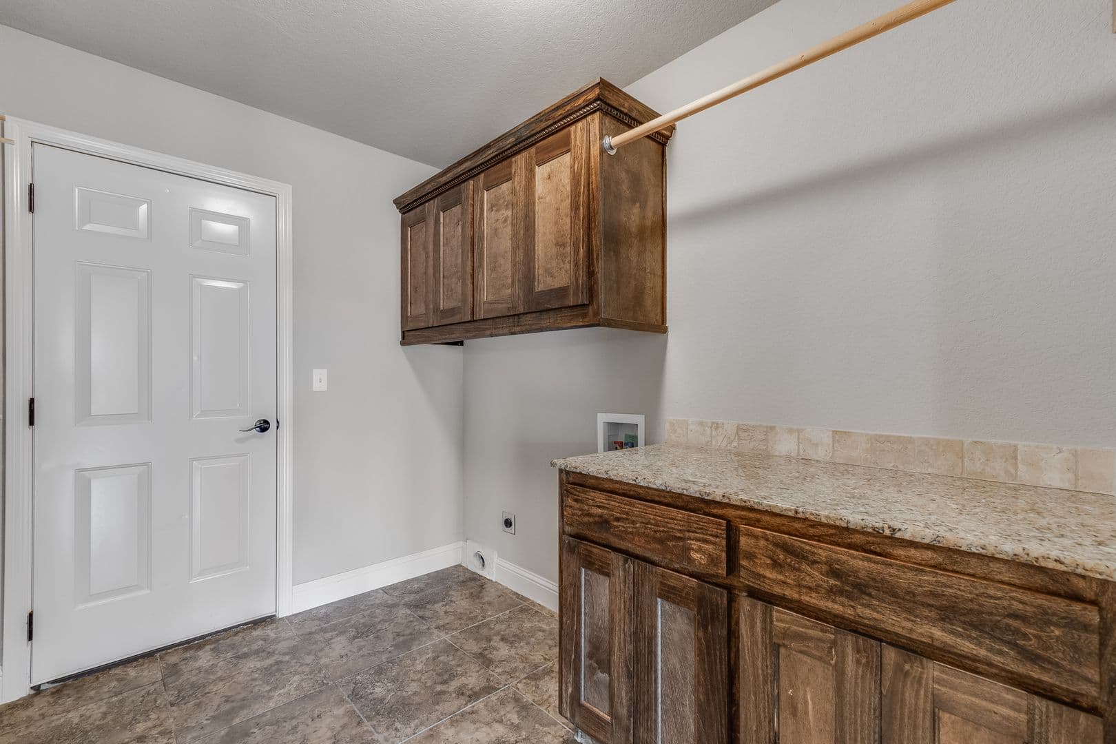 Bentonville House: 2703 SW Warberry Ave