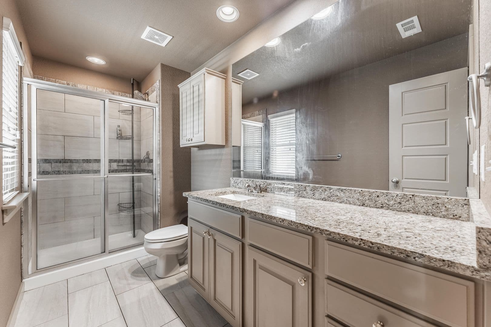 Bentonville House: 3814 SW Peachwood Drive