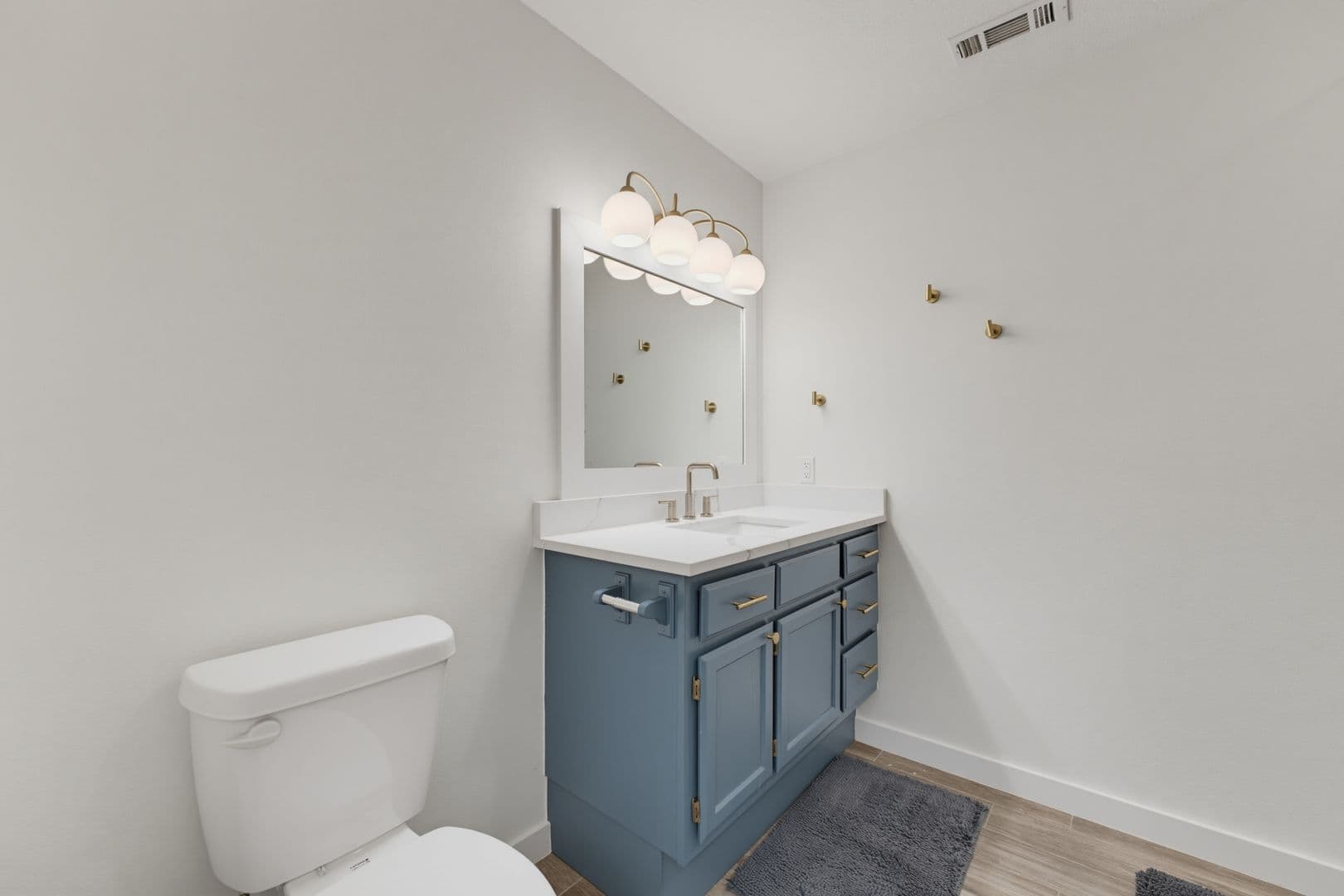 Fayetteville House: 1796 W Berry Street