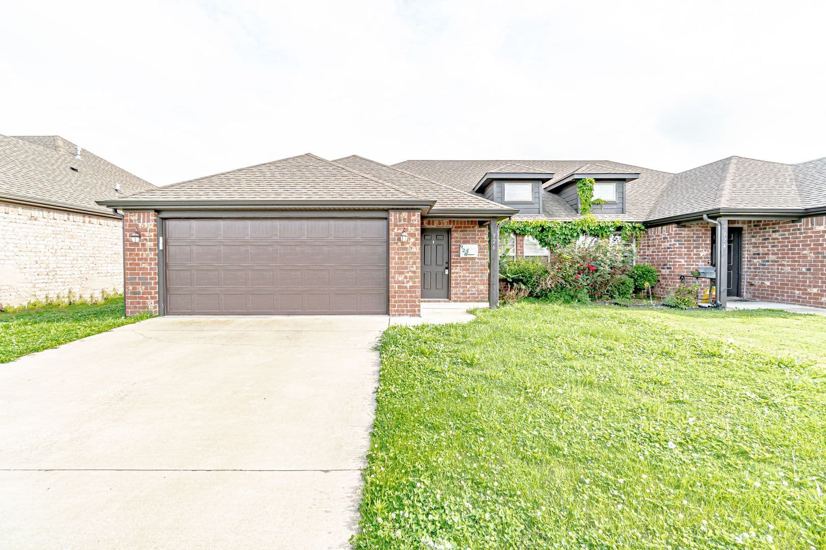 Centerton House: 926 Kensington Dr.