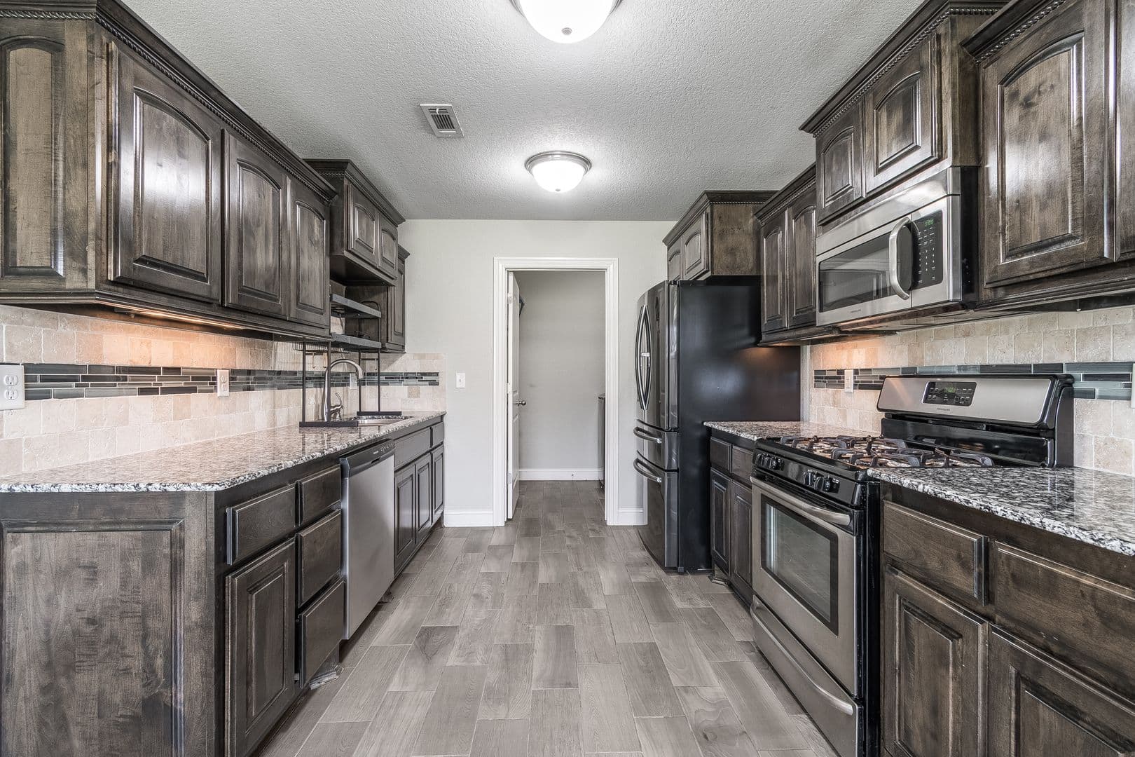Pea Ridge House: 457 Harper Drive