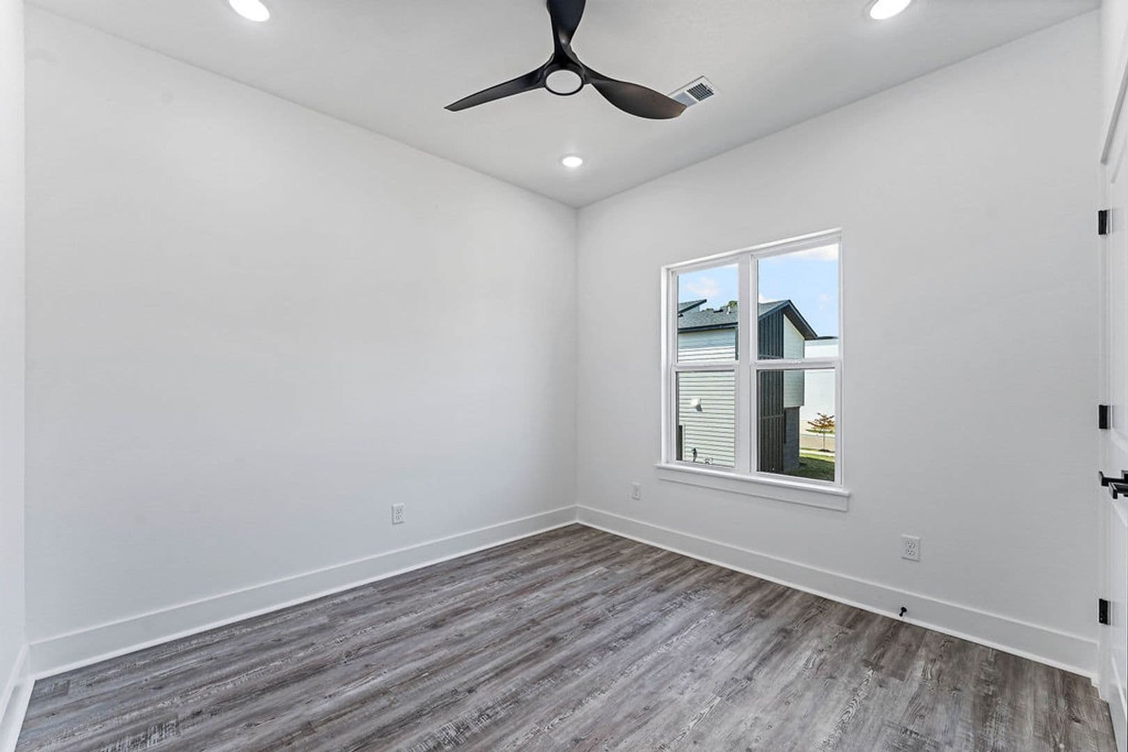 Rogers House: 2602 W BERKELEY AVE