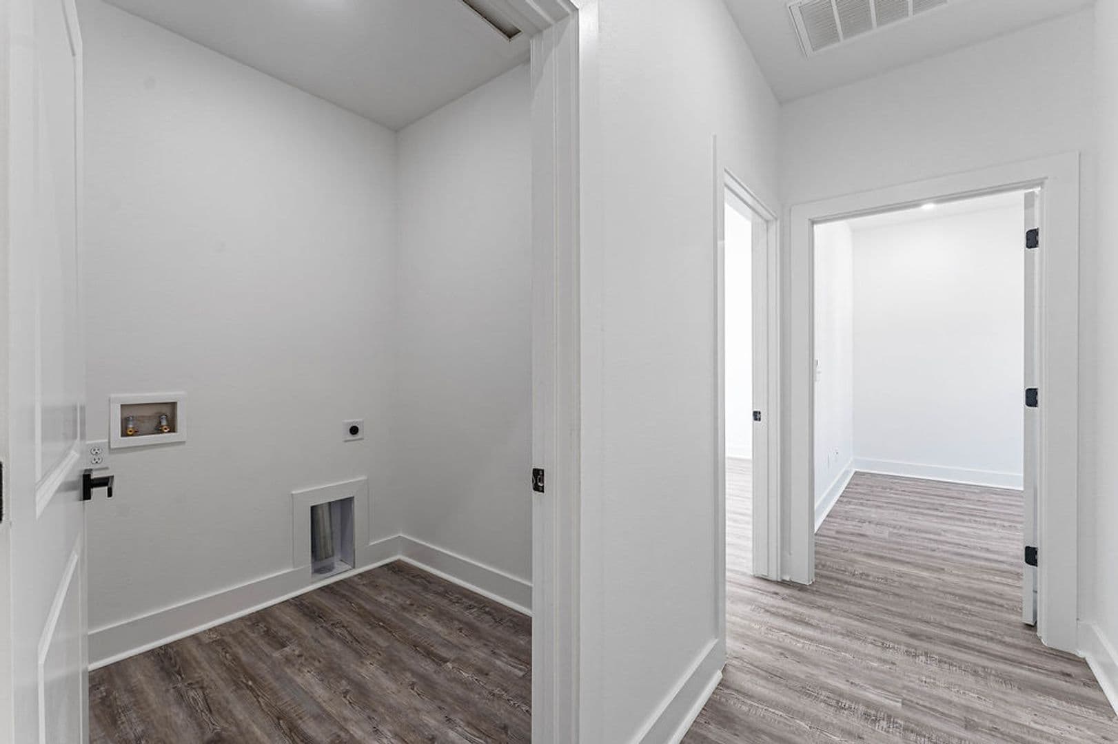 Rogers House: 2600 W BERKELEY AVE