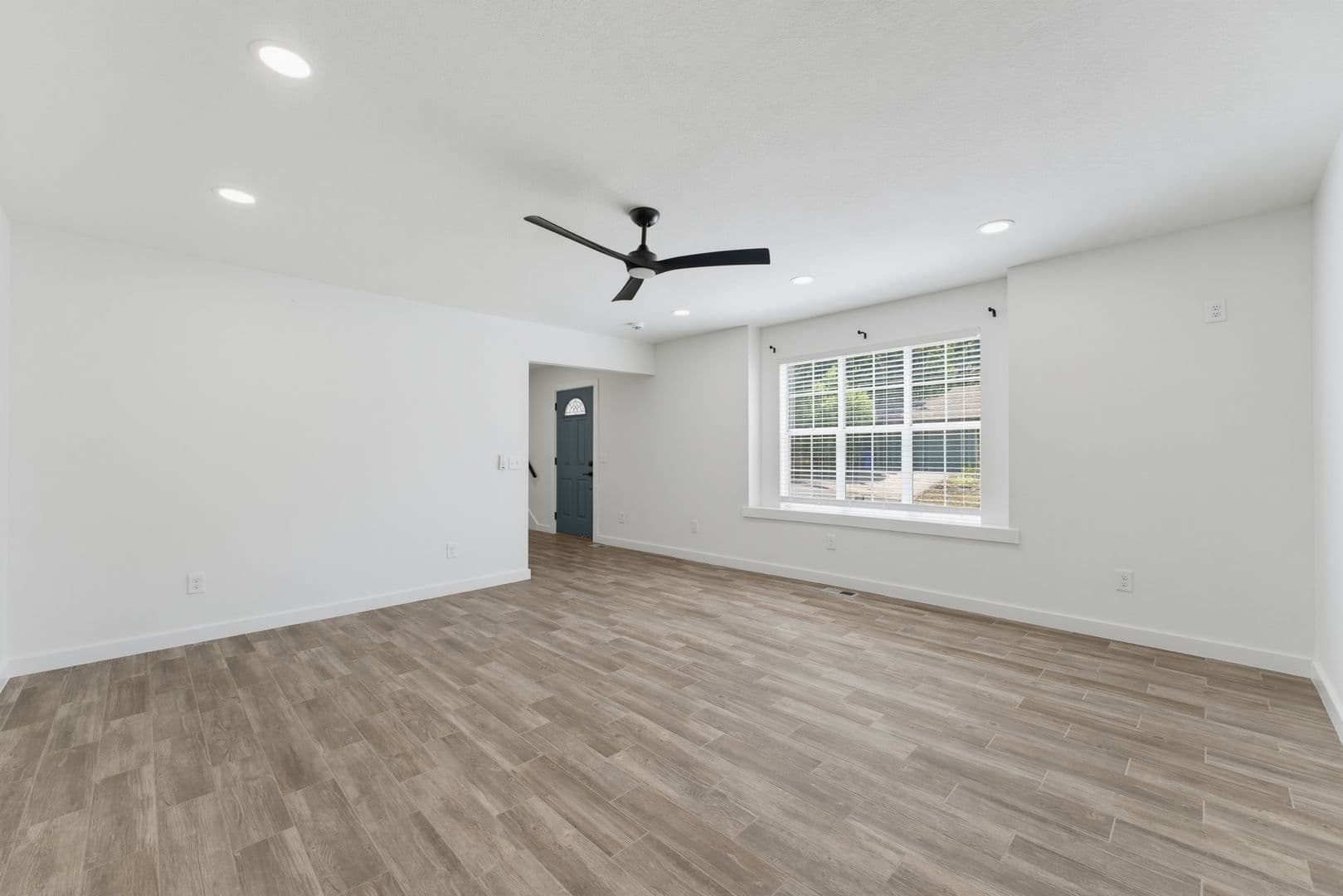 Fayetteville House: 1796 W Berry Street