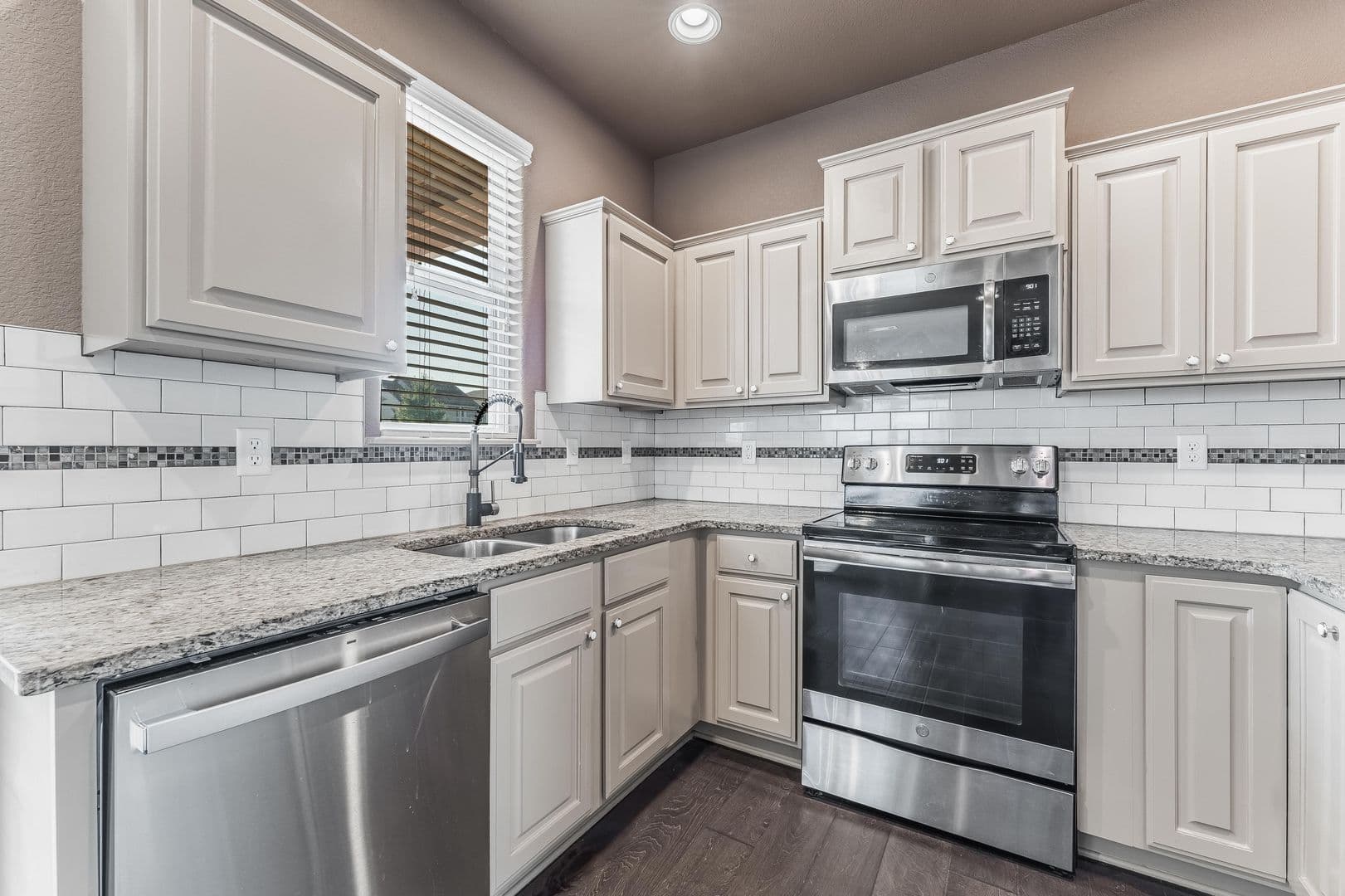 Bentonville House: 3814 SW Peachwood Drive