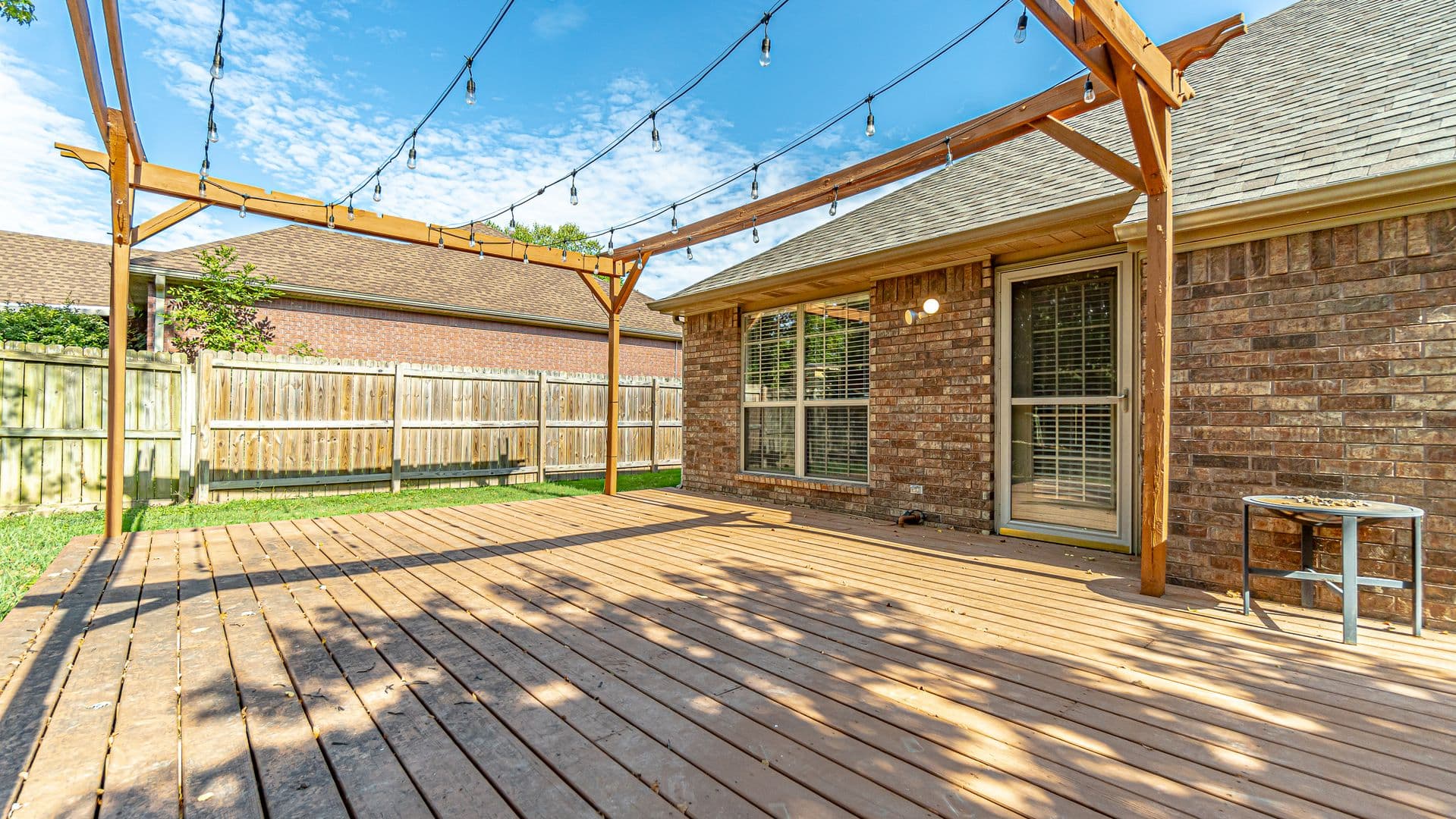 Fayetteville House: 5667 E Country Ridge Drive