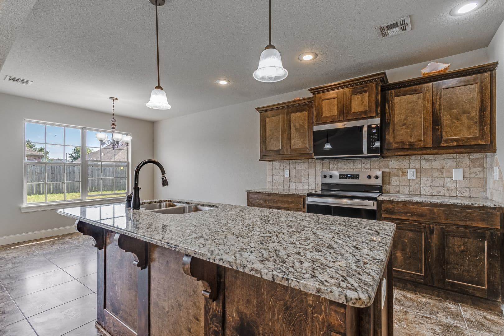 Bentonville House: 2703 SW Warberry Ave