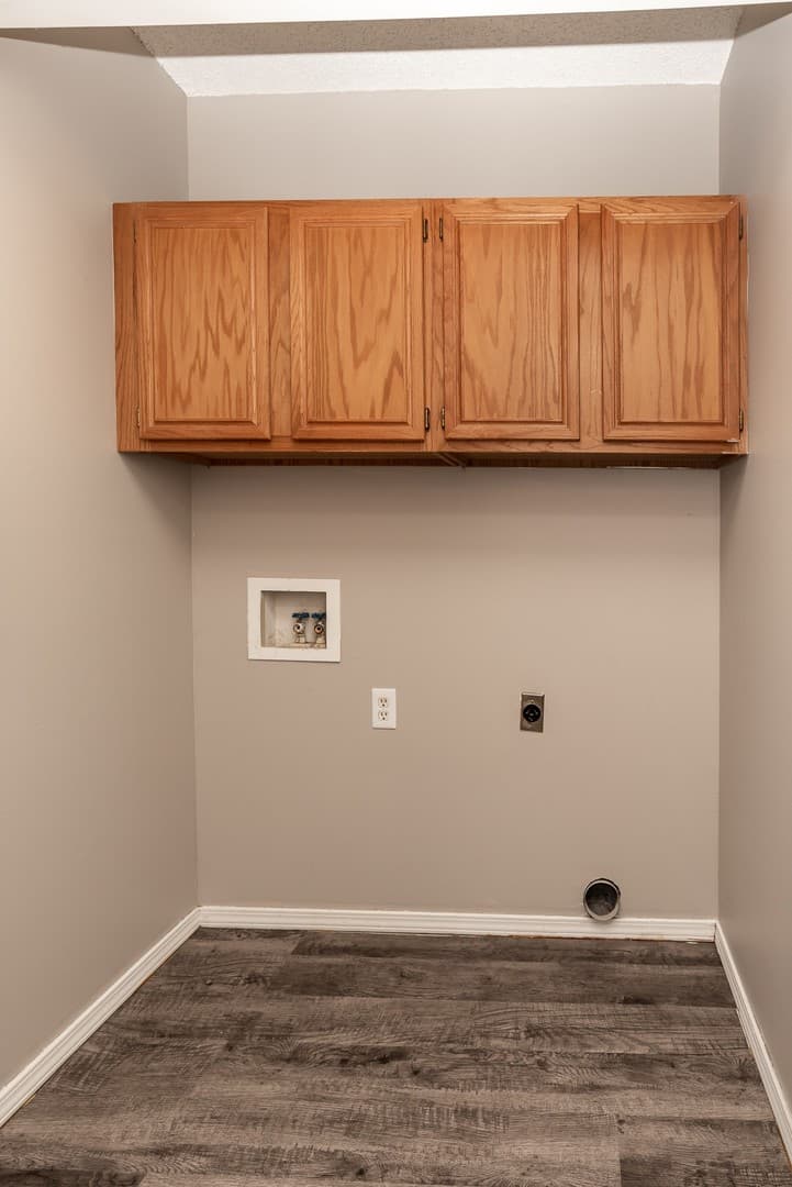 Fayetteville House: 2011 N Chestnut Ave