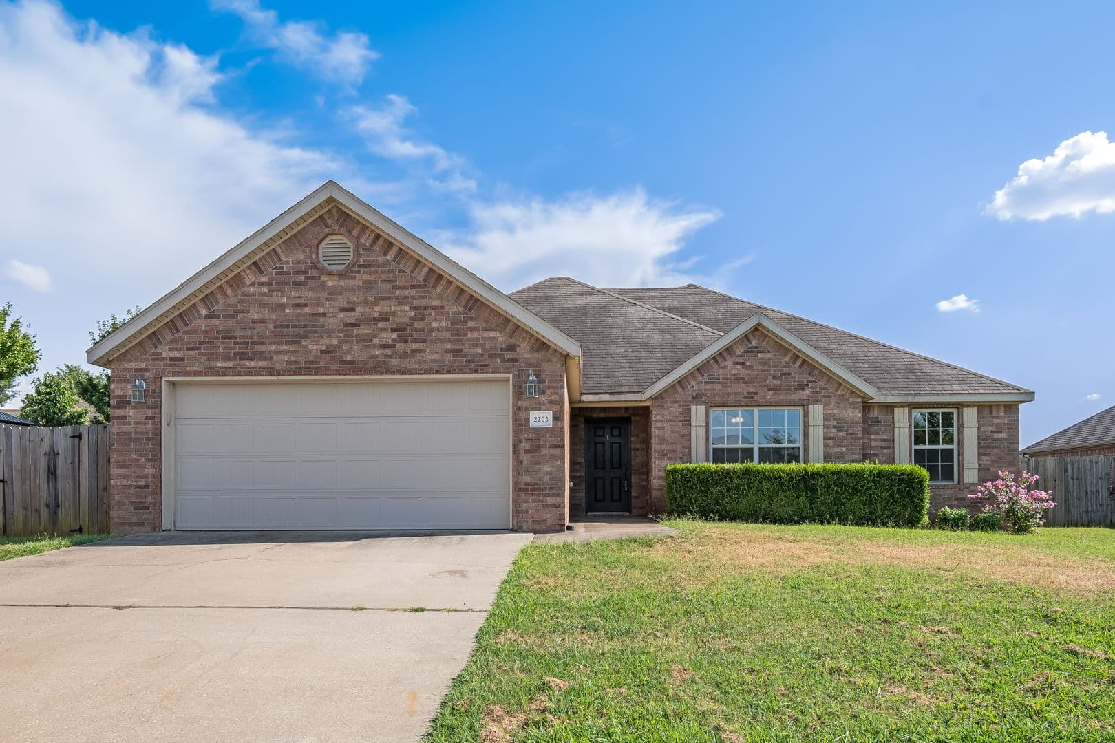 Bentonville House: 2703 SW Warberry Ave