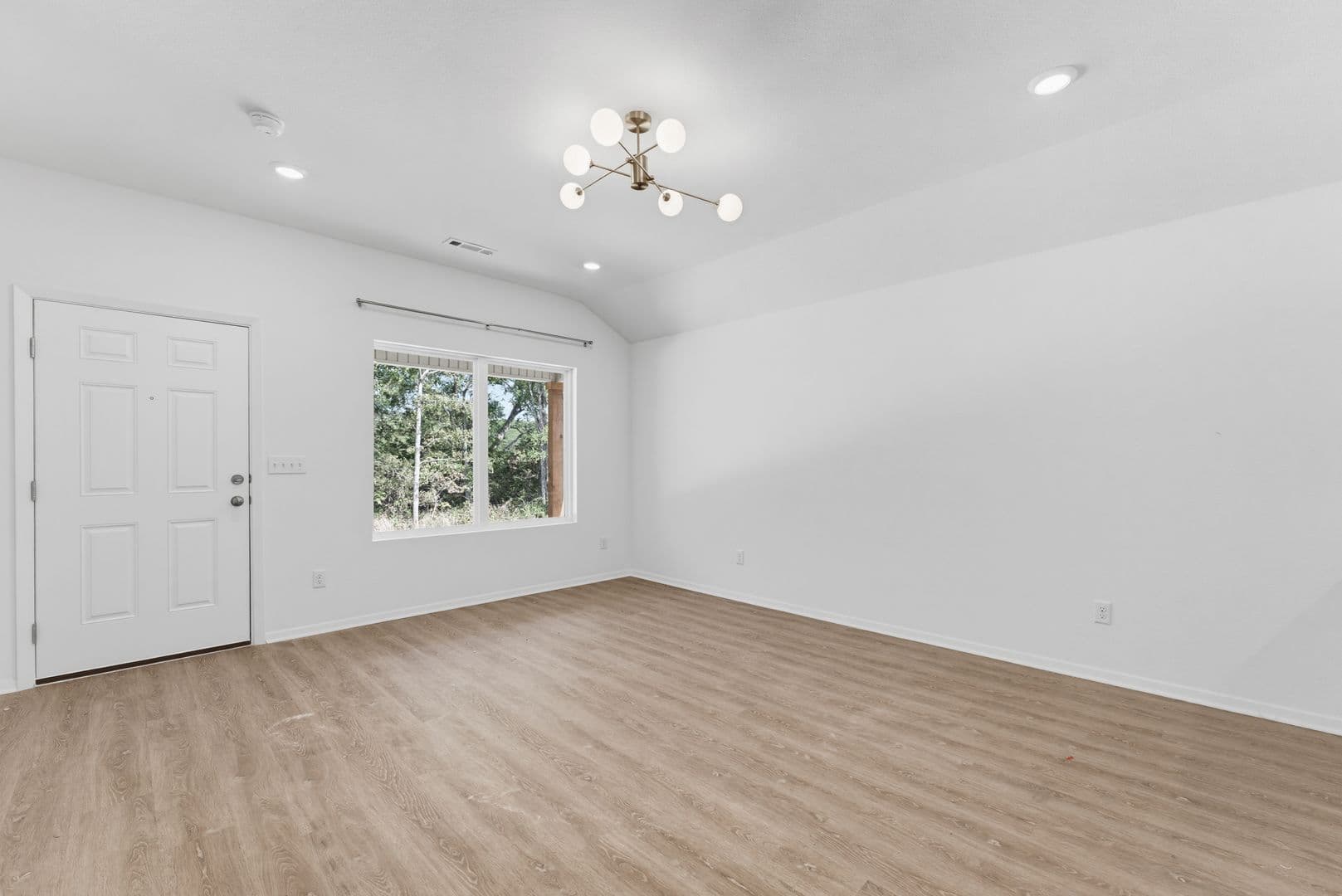 Fayetteville House: 3258 S Bayou Alley