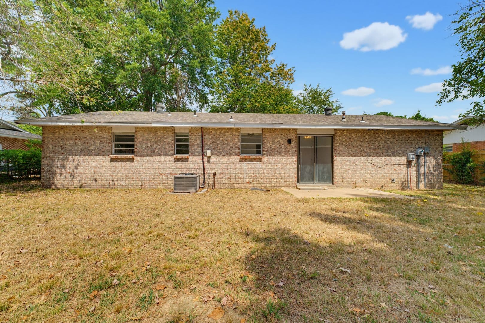 Springdale House: 2501 N Jill Circle