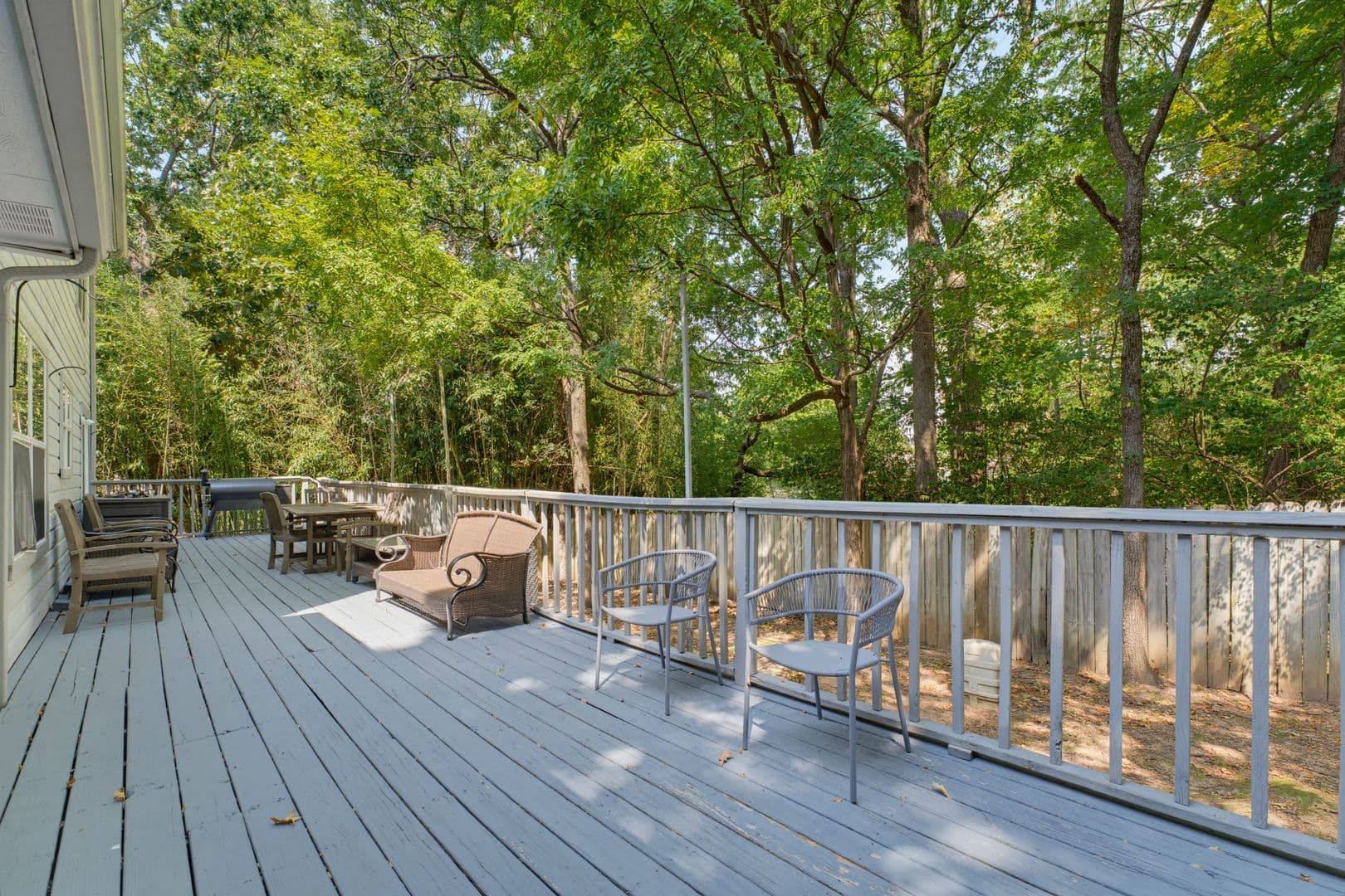 Fayetteville House: 1796 W Berry Street