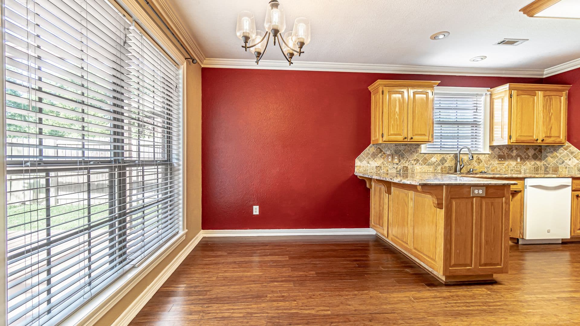 Fayetteville House: 5667 E Country Ridge Drive