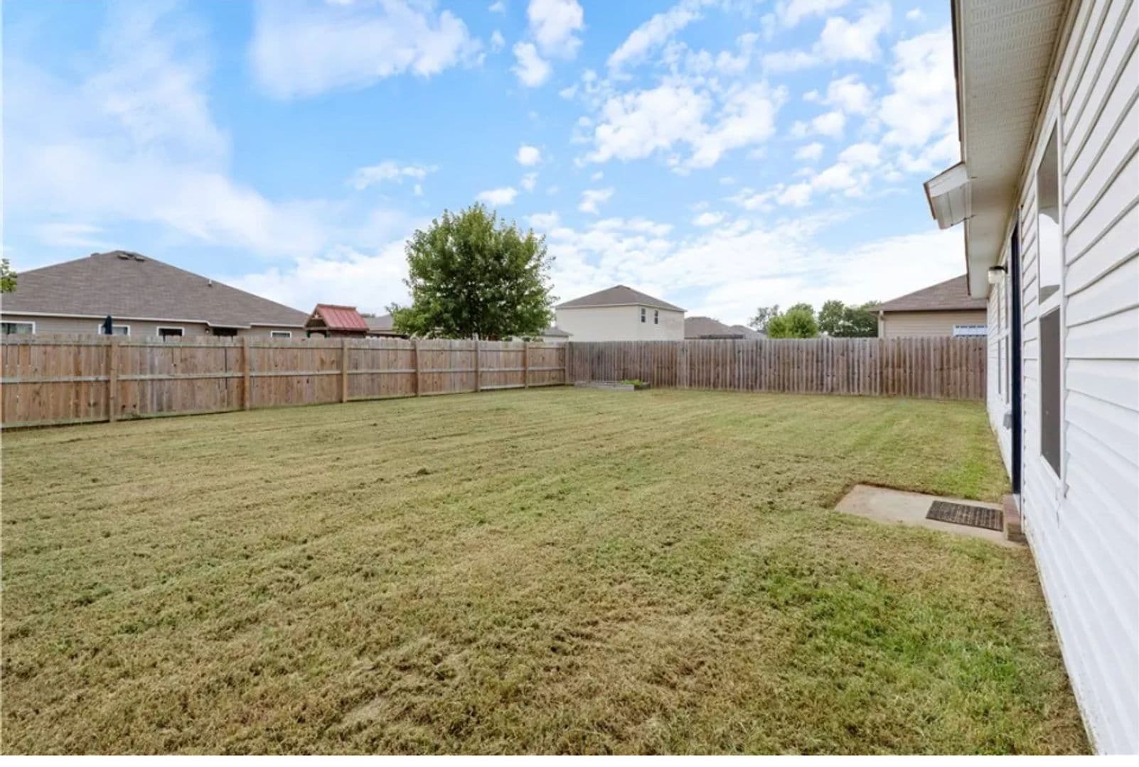 Bentonville House: 801 NW 68th Avenue