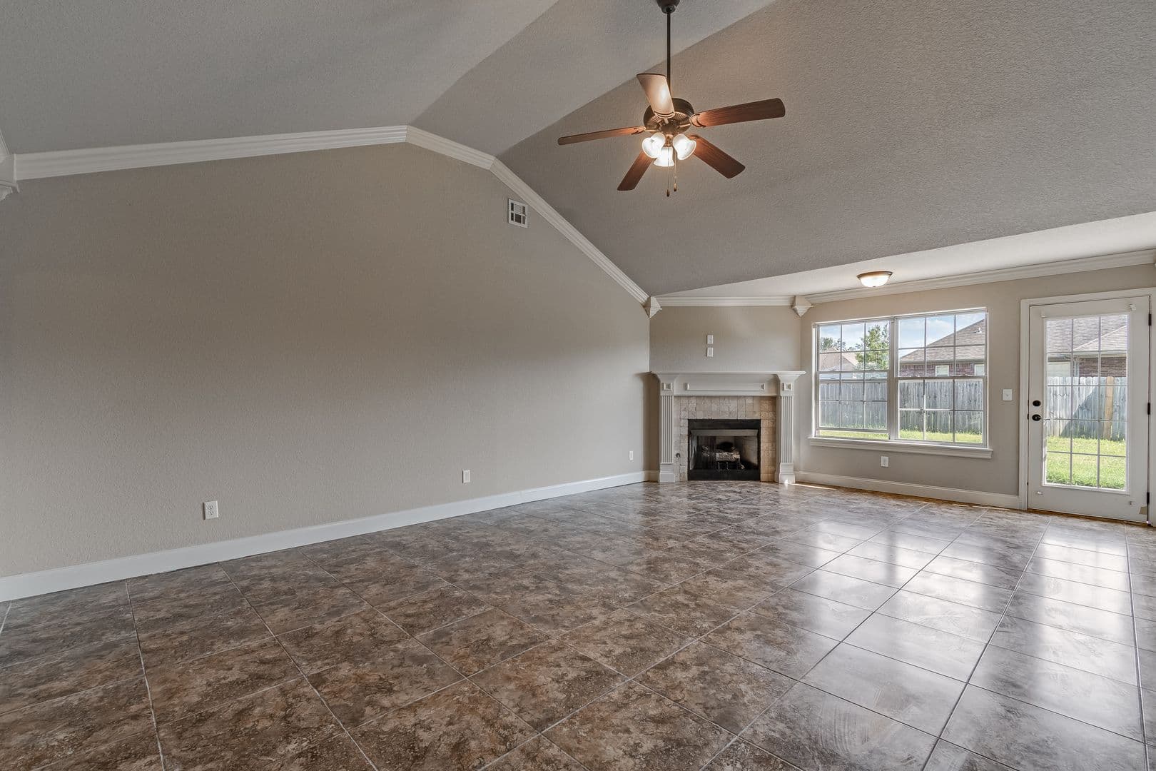 Bentonville House: 2703 SW Warberry Ave