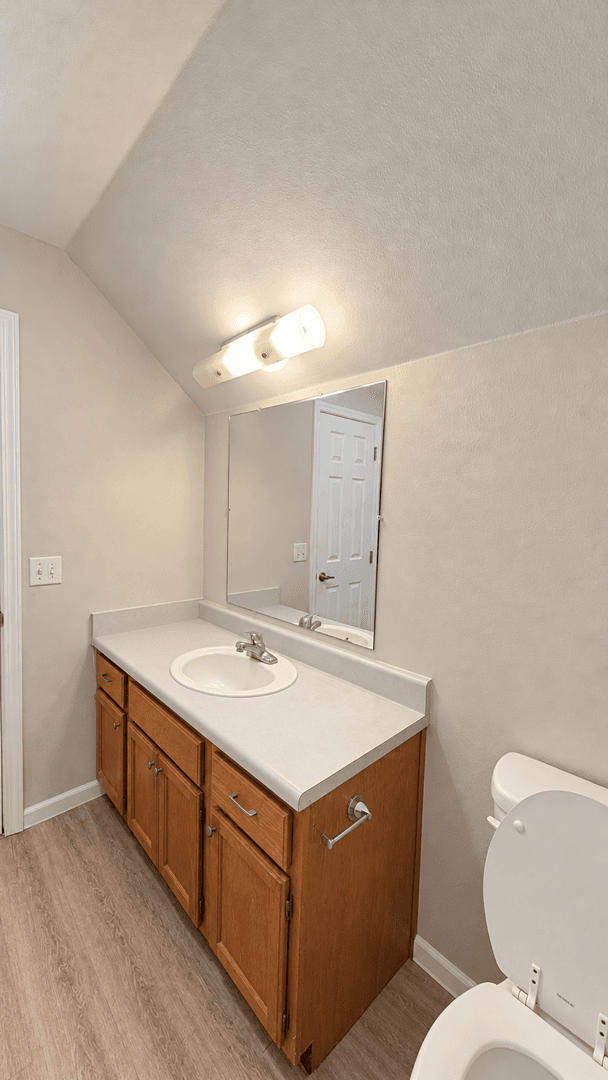 Bentonville House: 2504 Parkcrest Drive