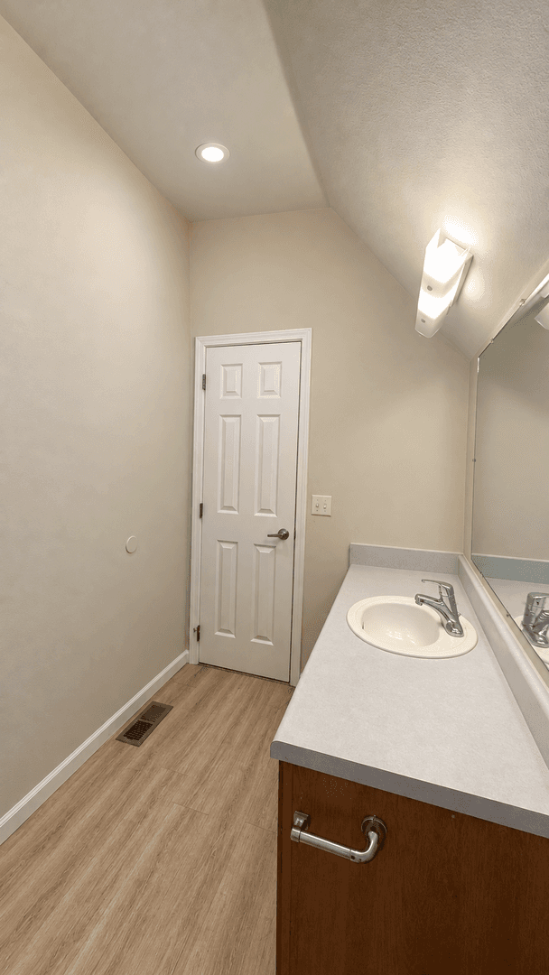 Bentonville House: 2504 Parkcrest Drive
