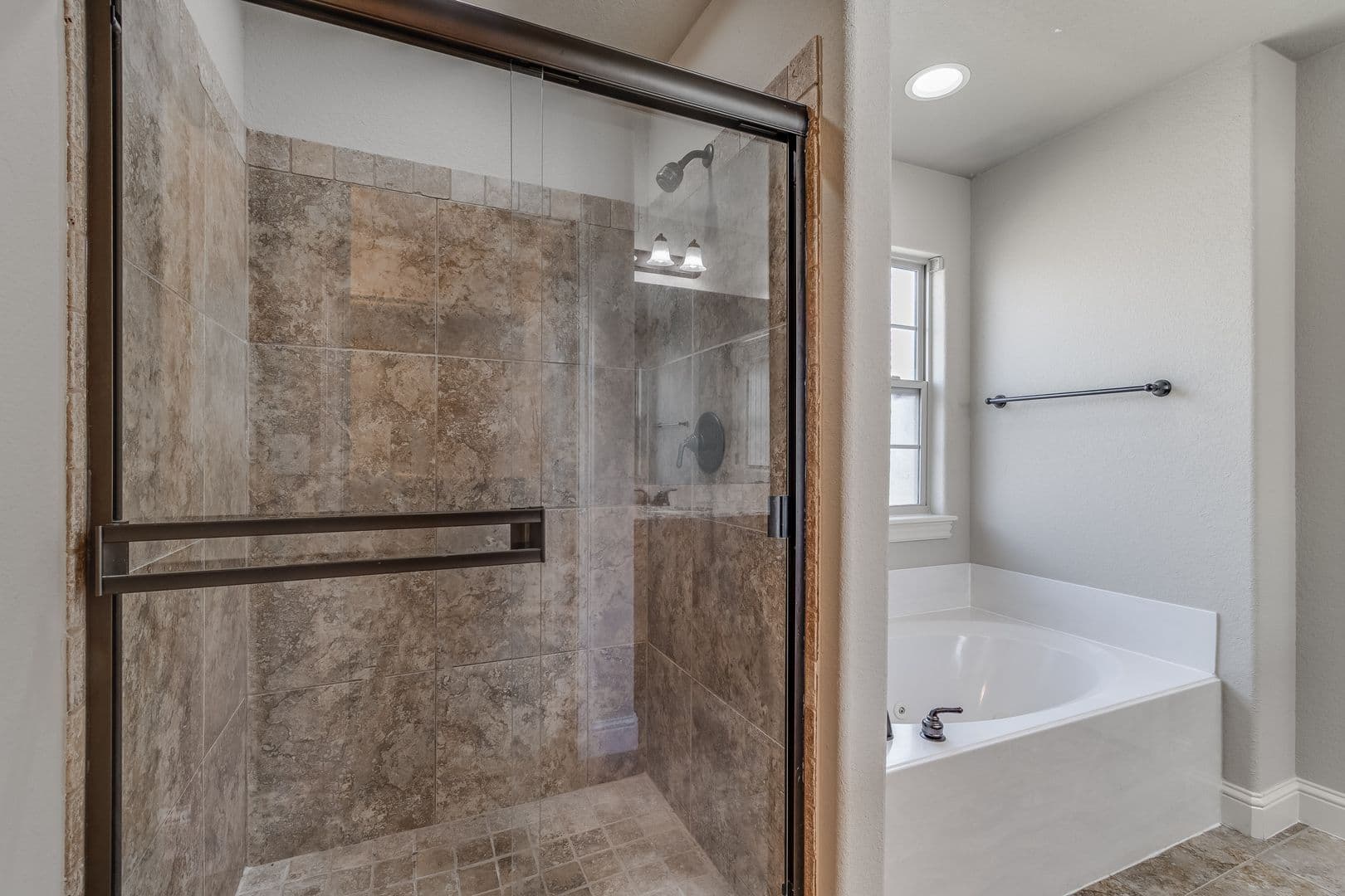 Bentonville House: 2703 SW Warberry Ave